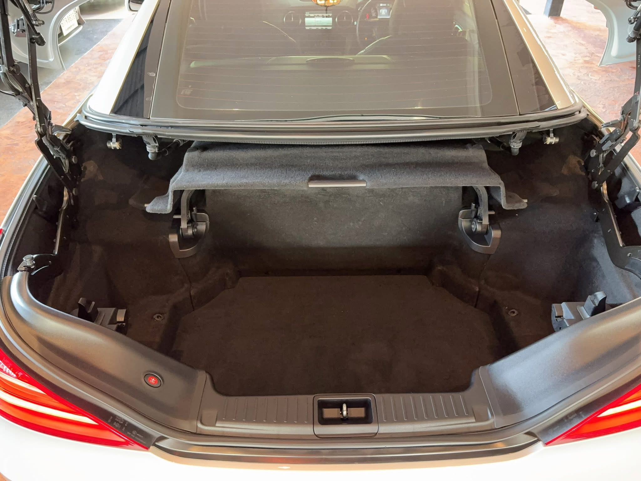 Mercedes Benz SL500 Roadster AMG R231 ปี 2014