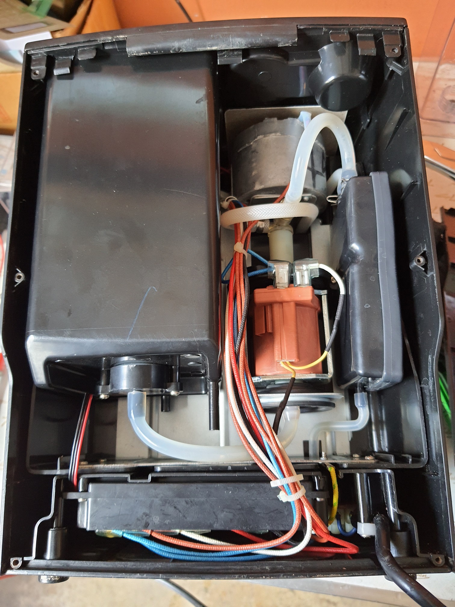 ซ่อมเครื่องชงกาแฟ ยี่ห้อ KRUPS รุ่น XP5210 อาการเปิดเครื่องไม่ติด