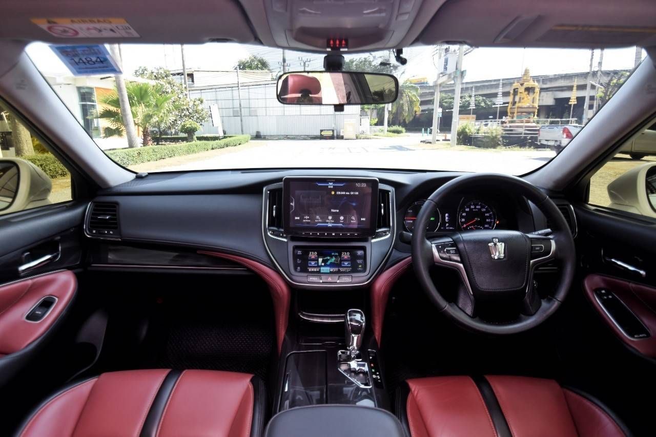Toyota Crown 2.5 Athlete S ปี 2014