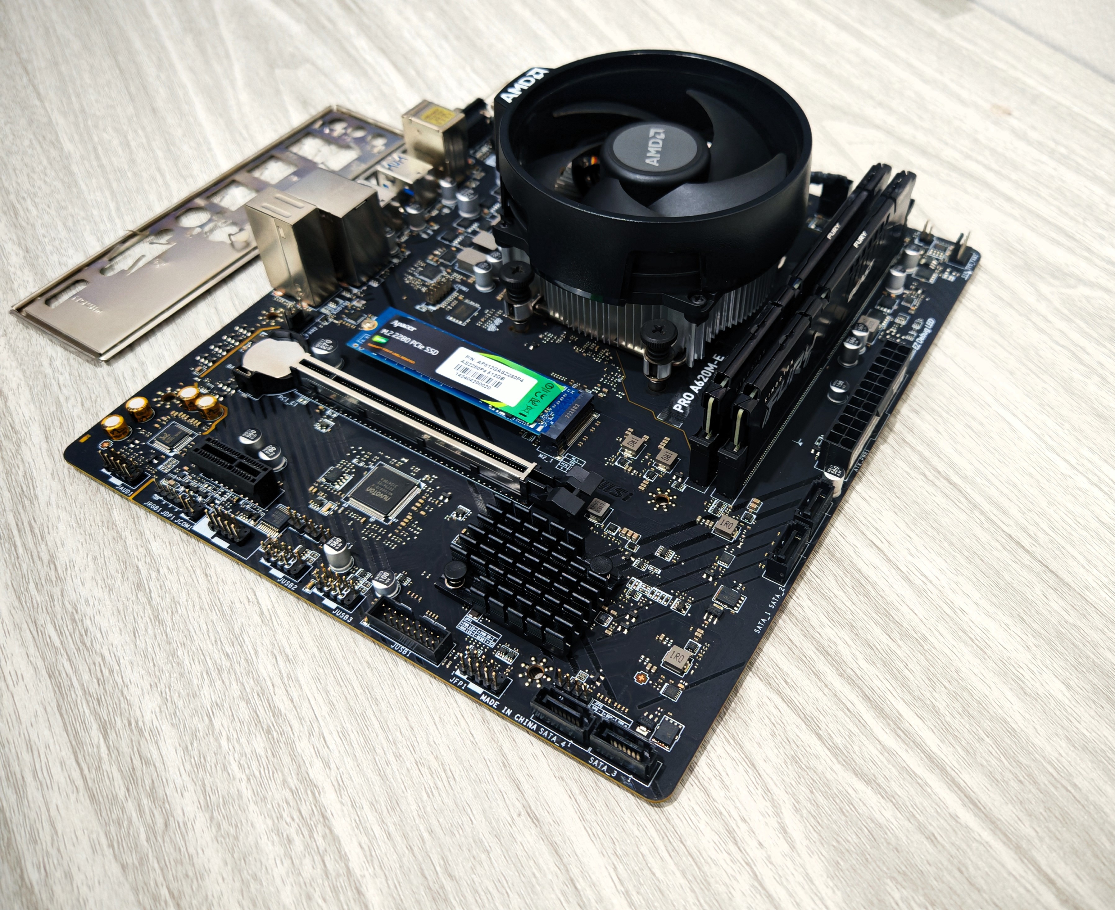 เซ็ตมัดรวม บอร์ด A620M E + R5 7600 + DDR5 32GB + M.2 512GB