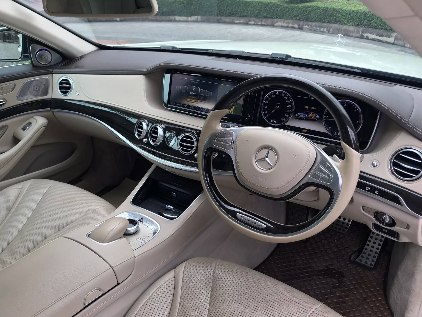 Mercedes Benz S350 d 3.0 W222 AMG Dynamic สีขาว daimond white-metallic ปี 2015