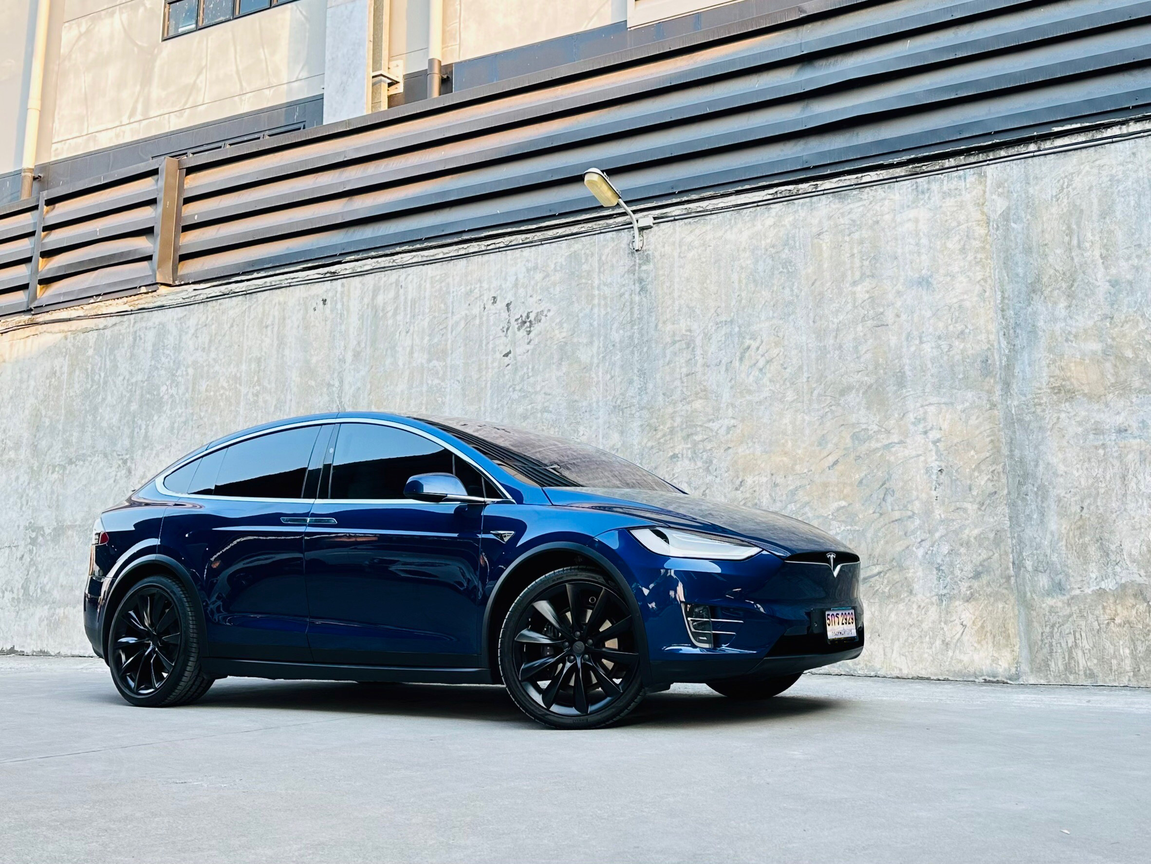 Tesla Model X Long Range AWD Dual Motor ปี 2020 (ขายดาวน์)