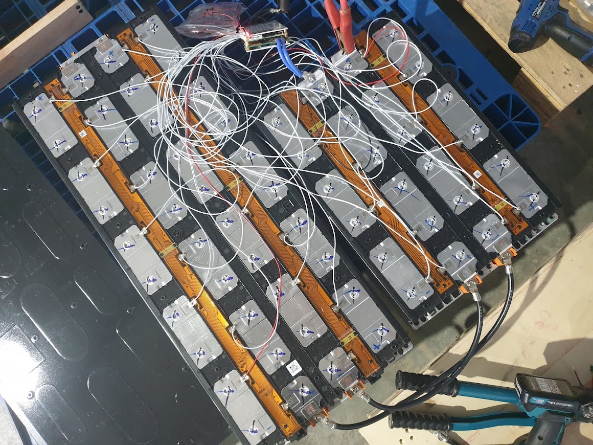แบตเตอรี่ลิเทียม สำหรับรถยกไฟฟ้า โฟล์คลิฟท์ไฟฟ้า ระบบ 48v 200Ah - 400Ah - 600Ah ประกอบในไทย ราคาถูกกว่าแบตตะกั่วกรด