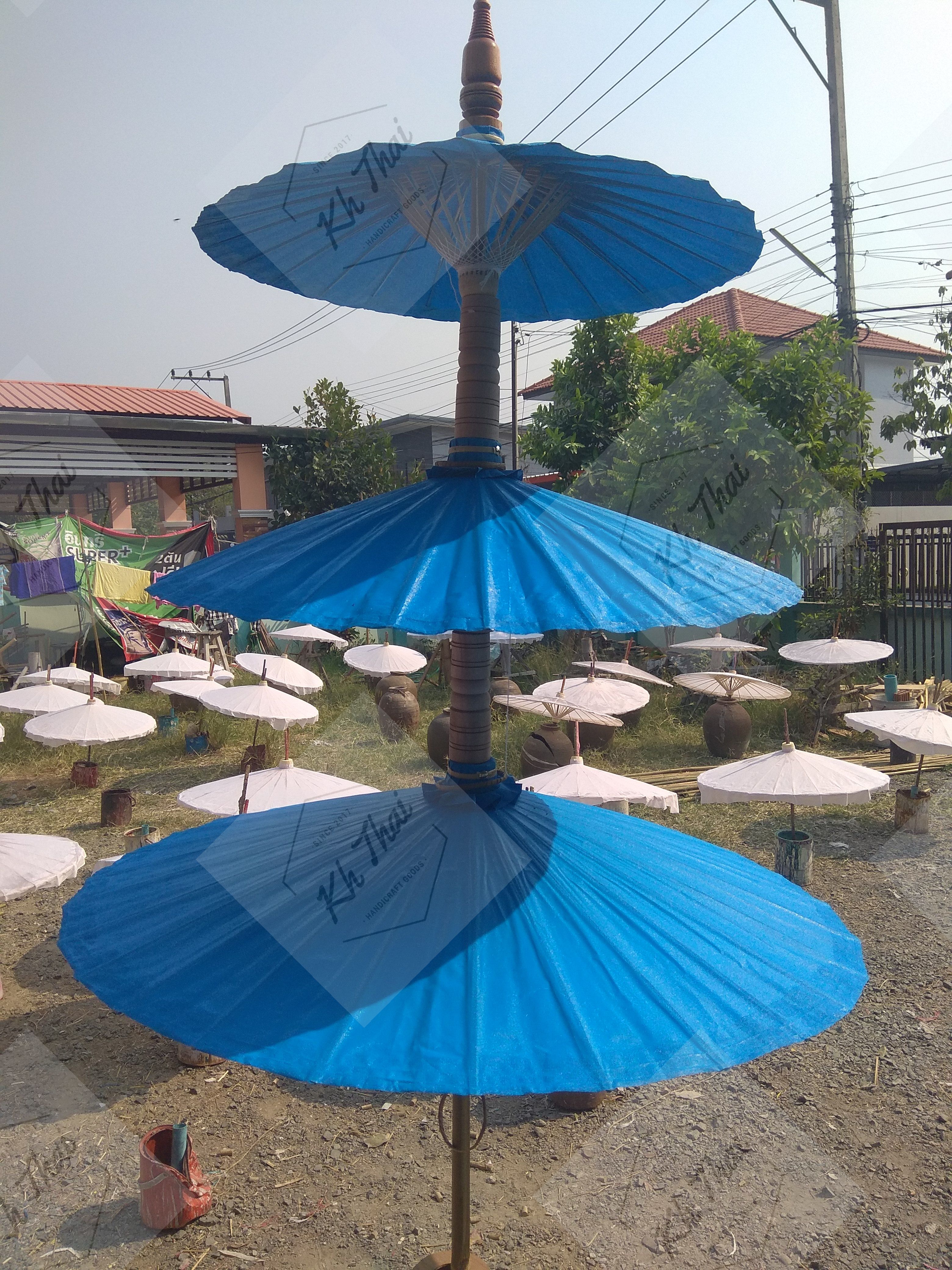 ร่มชั้นผ้าน้ำมัน สีฟ้า ขนาด 12 14 17 ตามลำดับ พร้อมขาตั้ง ใช้งานได้ทันที