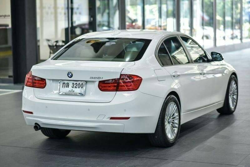BMW 320i F30 ปี 2013