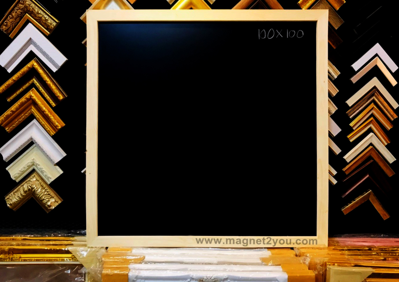 กระดานดำติดผนัง กรอบไม้สนย้อมสีได้ ขนาด 100x100