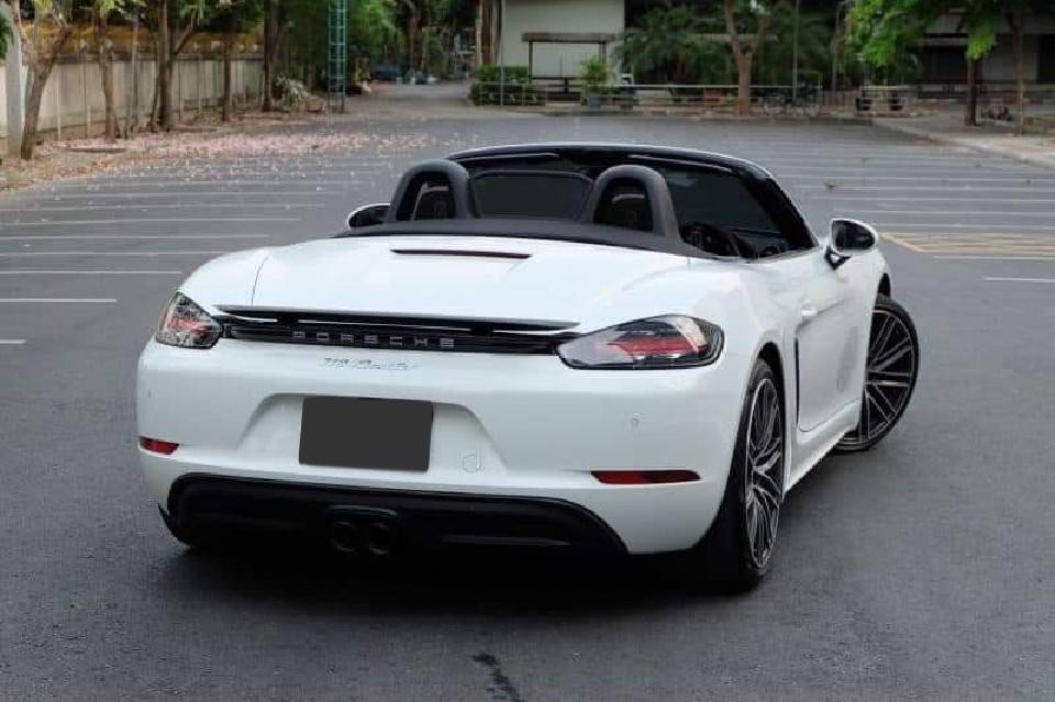 Porsche Boxster 718 ปี 2017