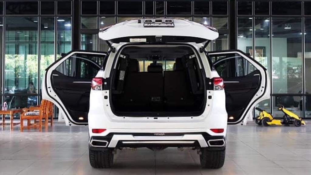 Toyota Fortuner 2.8 V ปี 2017