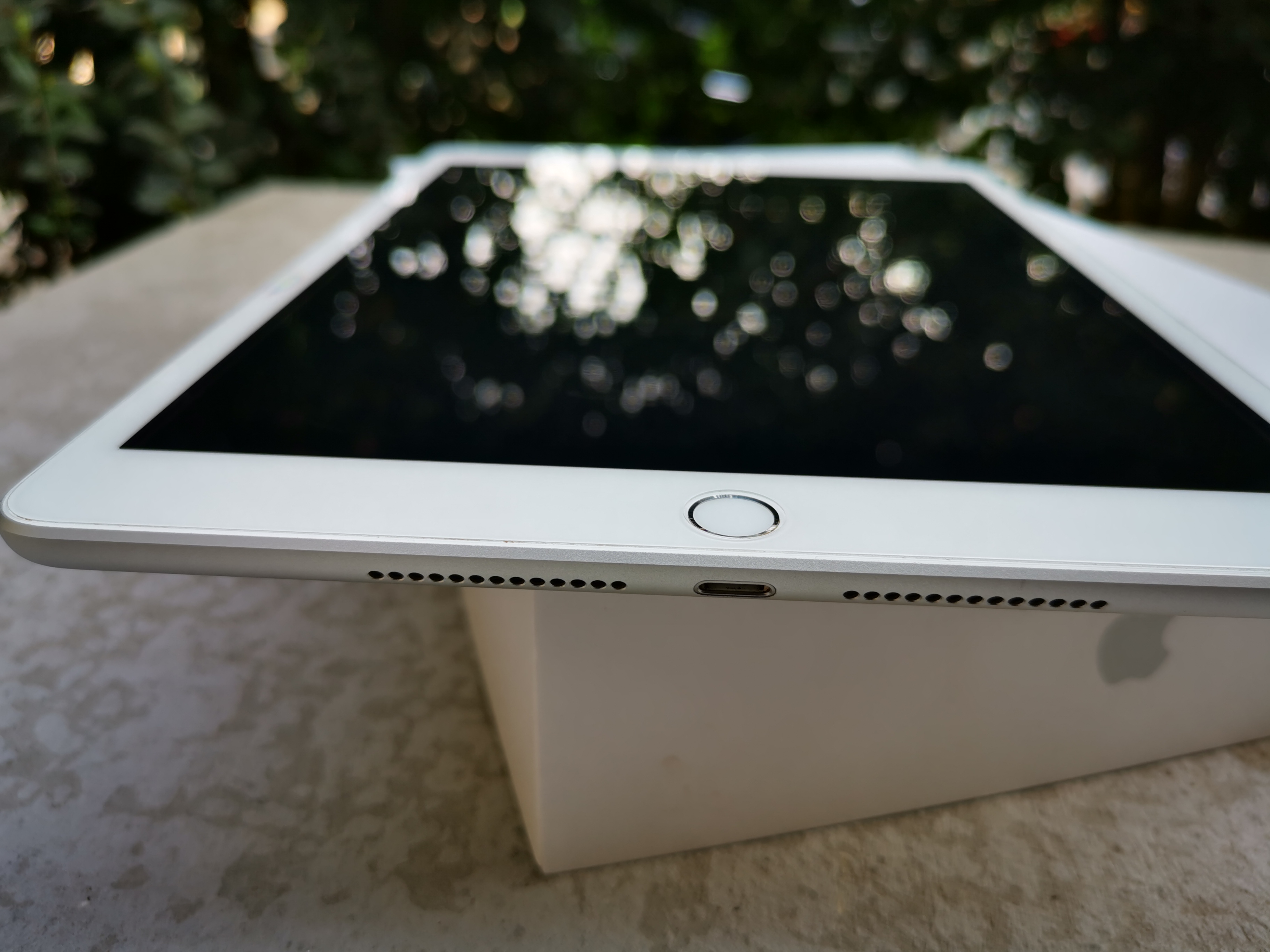 Apple iPad (8th Gen) 2020 WI-FI + CELLULAR 32GB (SILVER)