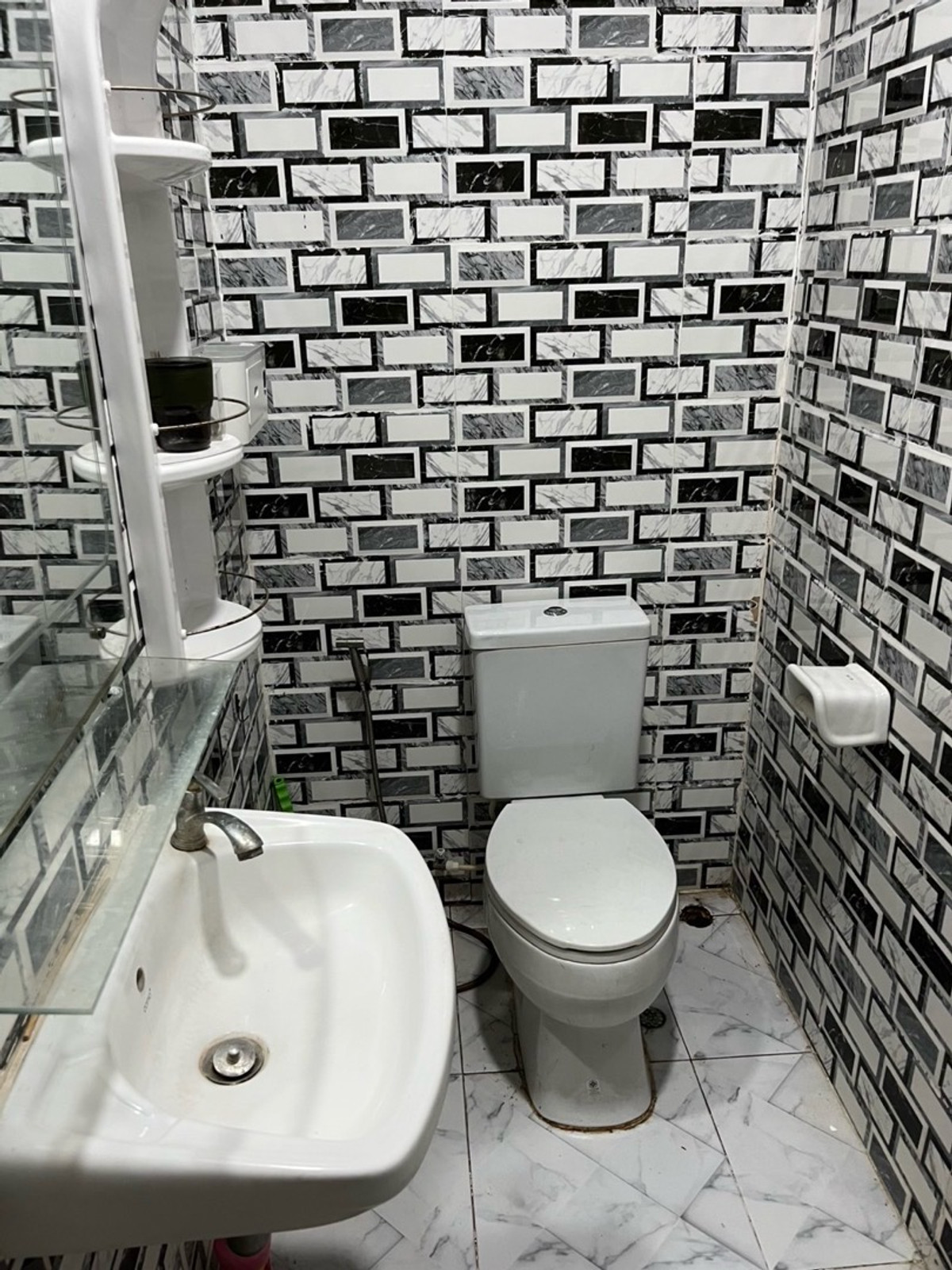 ให้เช่าบ้านหรู ชั้นเดียว ที่ดิน ขนาด 2 งาน ฟื้นที่ใช้สอย ขนาด 200 ตารางวา พร้อมสระว่ายน้ำ ย่านสามโคก