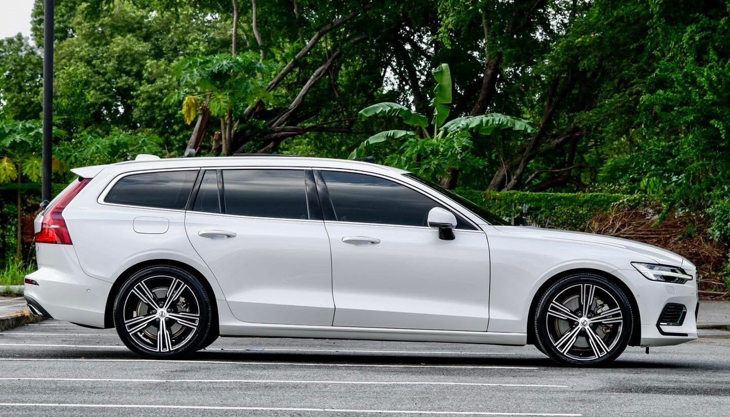 Volvo V60 T8 Plug-in Hybrid Inscription ปี 2021