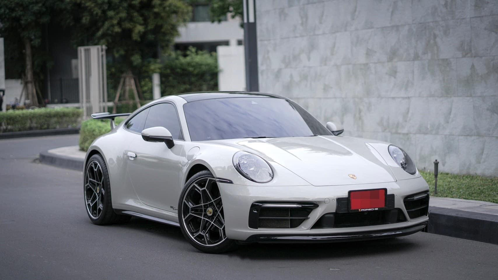 Porsche Carrera 992 ปี 2021