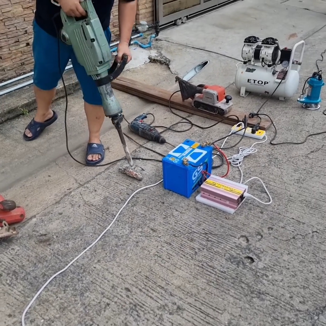 อินเวอร์เตอร์ แปลงไฟ 12V เป็น 220V ขนาด 3,000 วัตต์ ยี่ห้อ WE POWER MAX