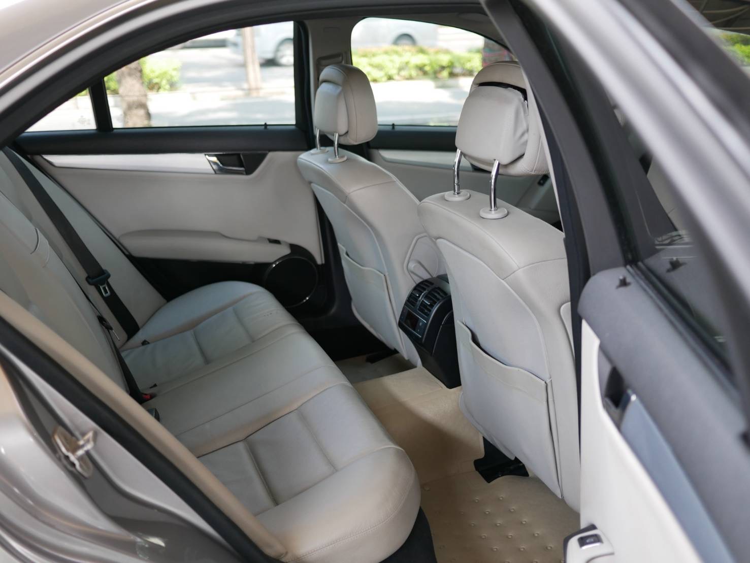 Mercedes Benz C230 2.5 AVANTGARDE ปี 2010
