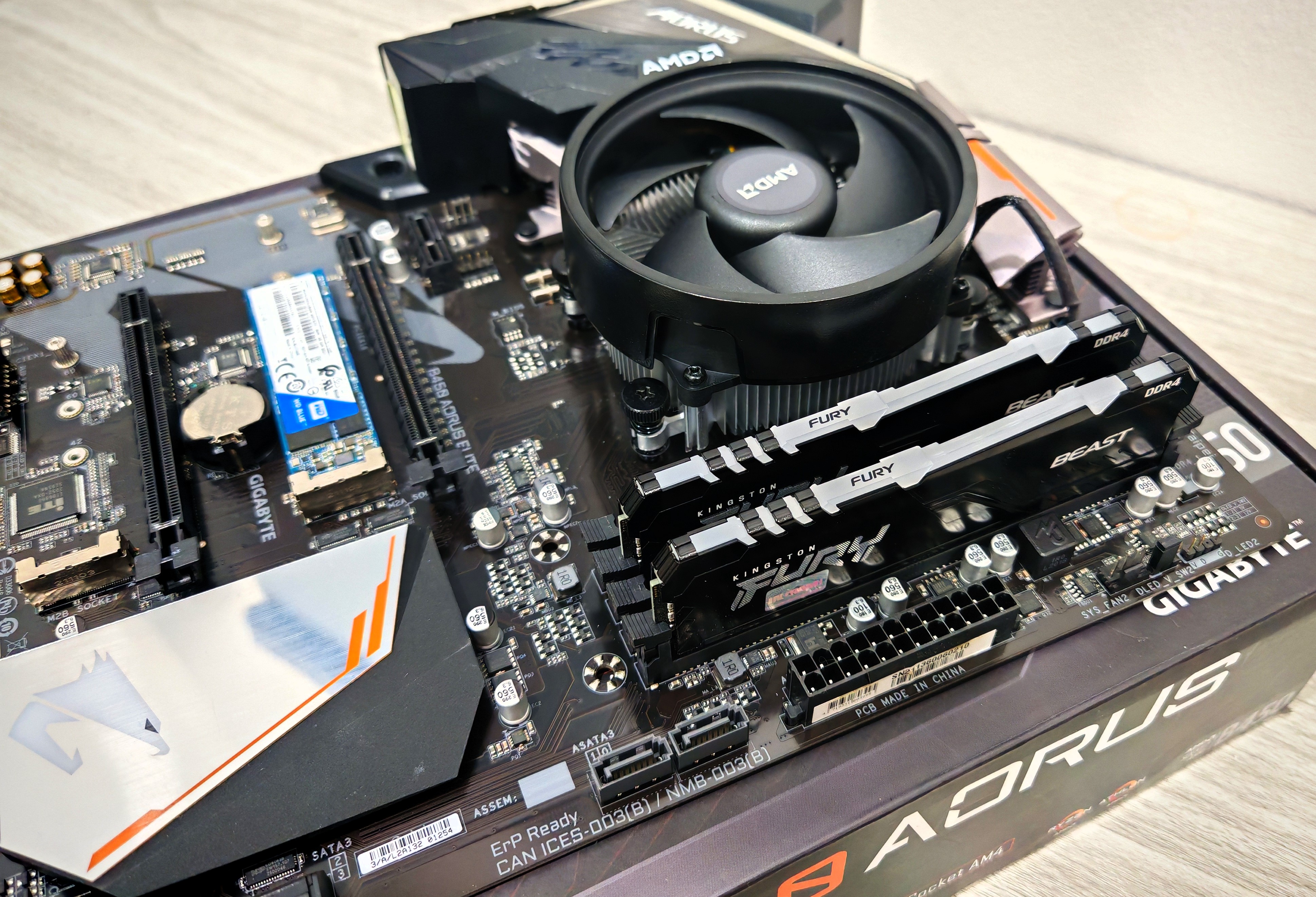 เซ็ตมัดรวม บอร์ด B450 + R5 3600 + DDR4 16GB/3200 + M.2 WD Blue 250GB