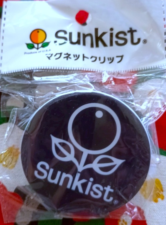 Sunkist คลิป แม่เหล็ก หนีบกระดาษโน๊ต ติดตู้เย็น / กระดานแม่เหล็ก Size : 6 cm จากญี่ปุ่น