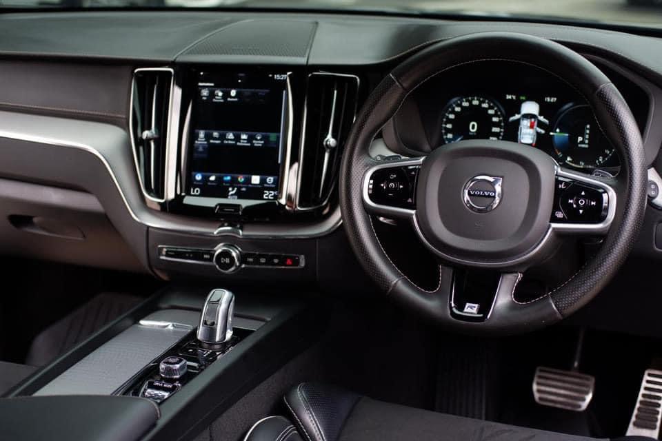 VOLVO XC60 T8 Plug-in Hybrid R-Dsign AWD ปี2019