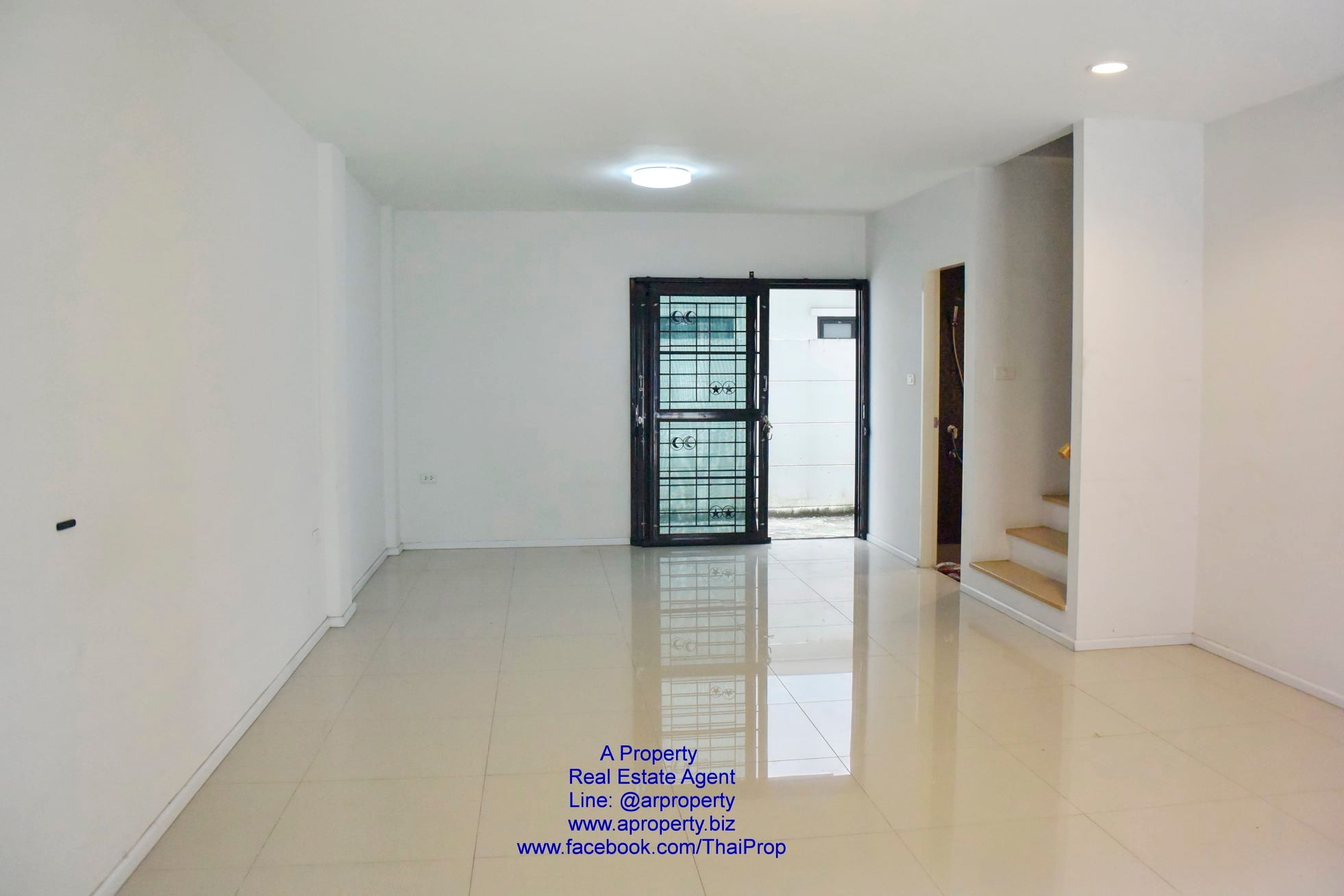 ขายทาว์โฮม 3 ชั้น กลางเมืองปทุม
