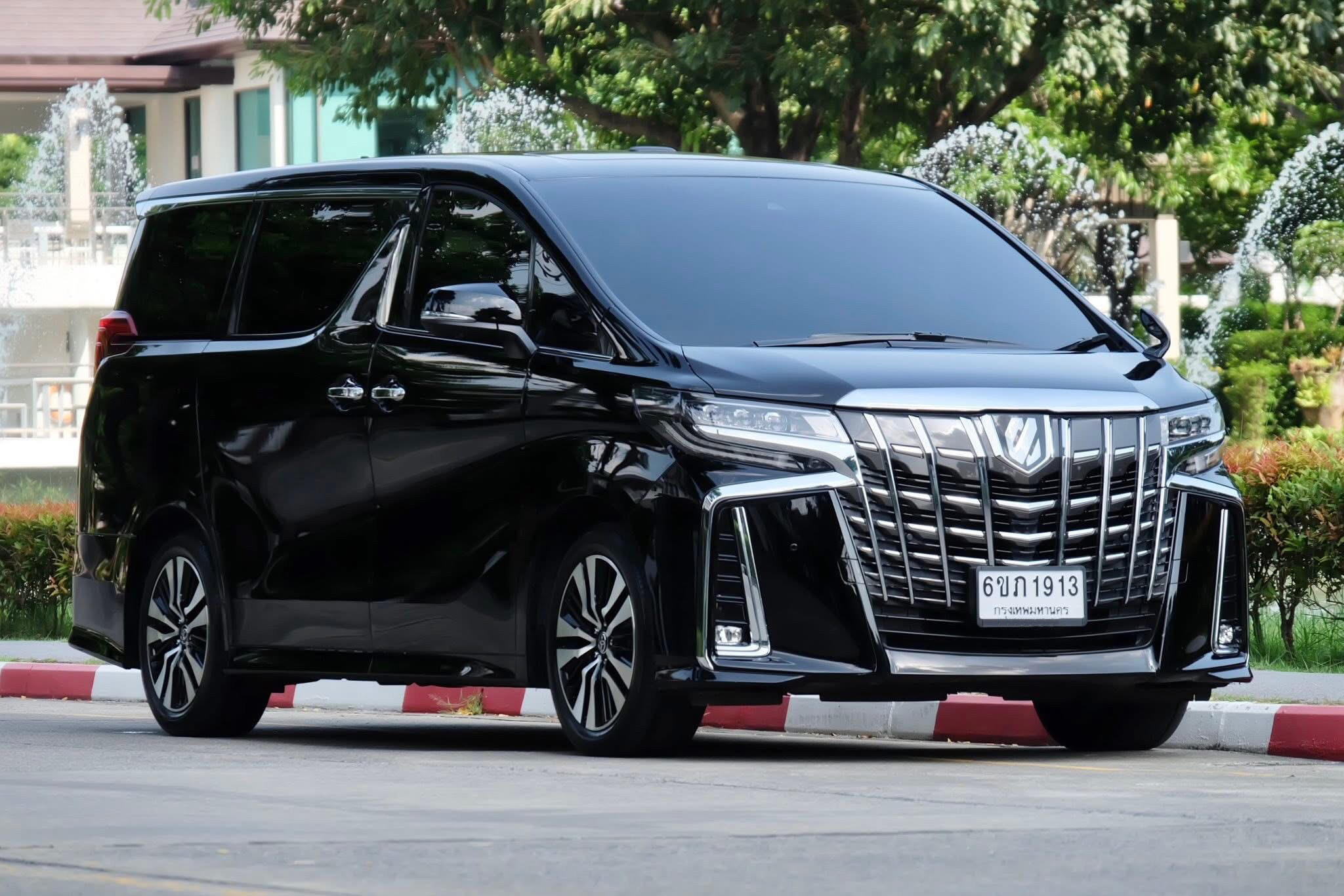 Toyota Alphard 2.5 SC Package ปี 2023