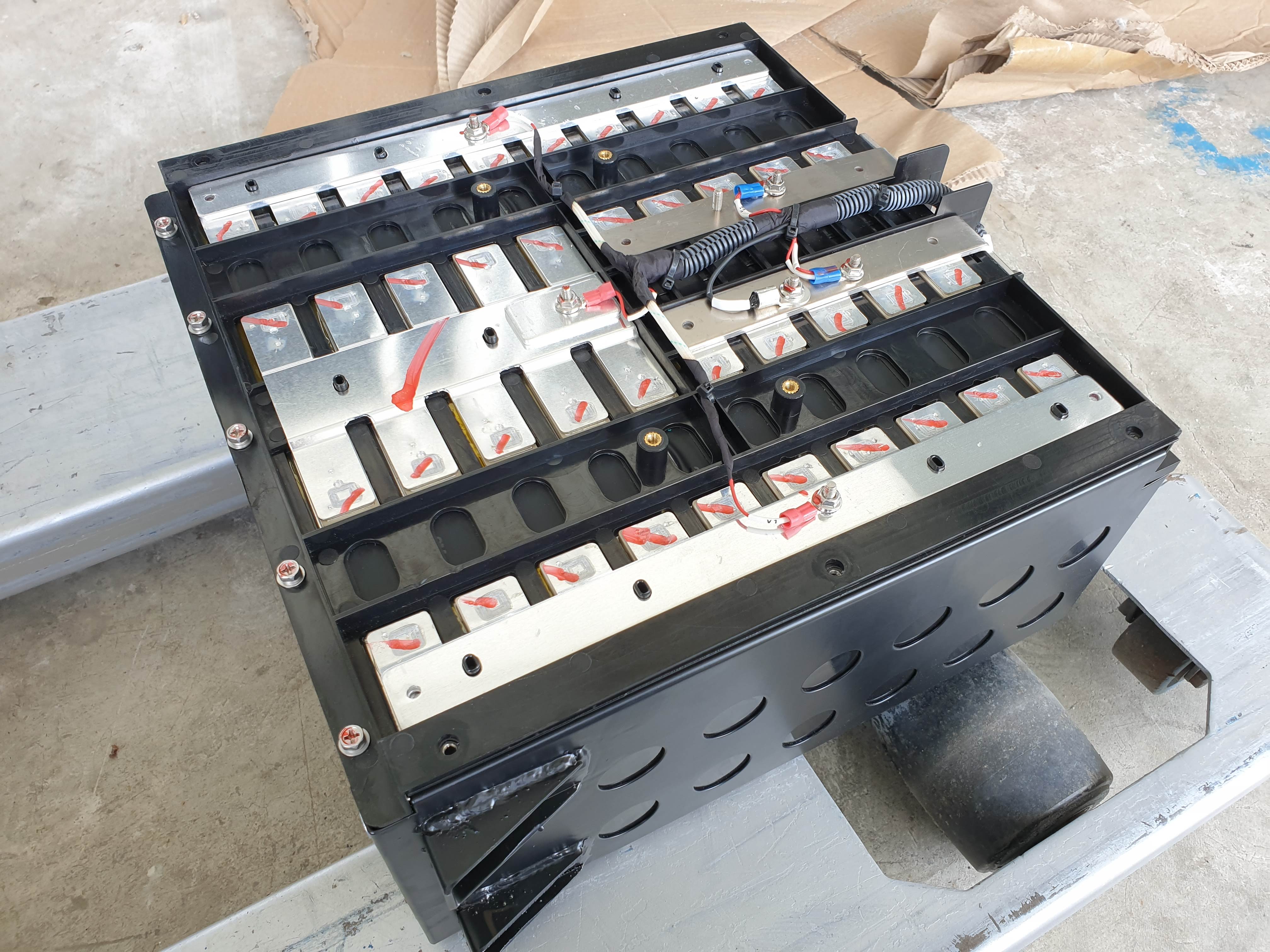 แบตเตอรี่โมดูล 12v 24v 48v 160ah ประกอบตามสั่ง สำหรับงานที่ต้องใช้กระแสสูง