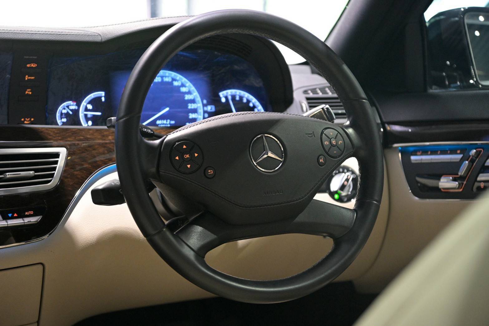 Mercedes-Benz S300 Long Wheel Base ปี2011
