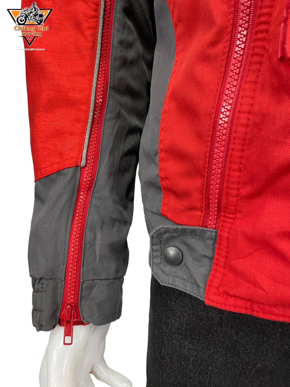 เสื้อขี่มอเตอร์ไซด์( มือสอง) RCSA 559: อก 52" ยาว 25" (XL) **BMW** (ไม่มีการ์ดหลัง)