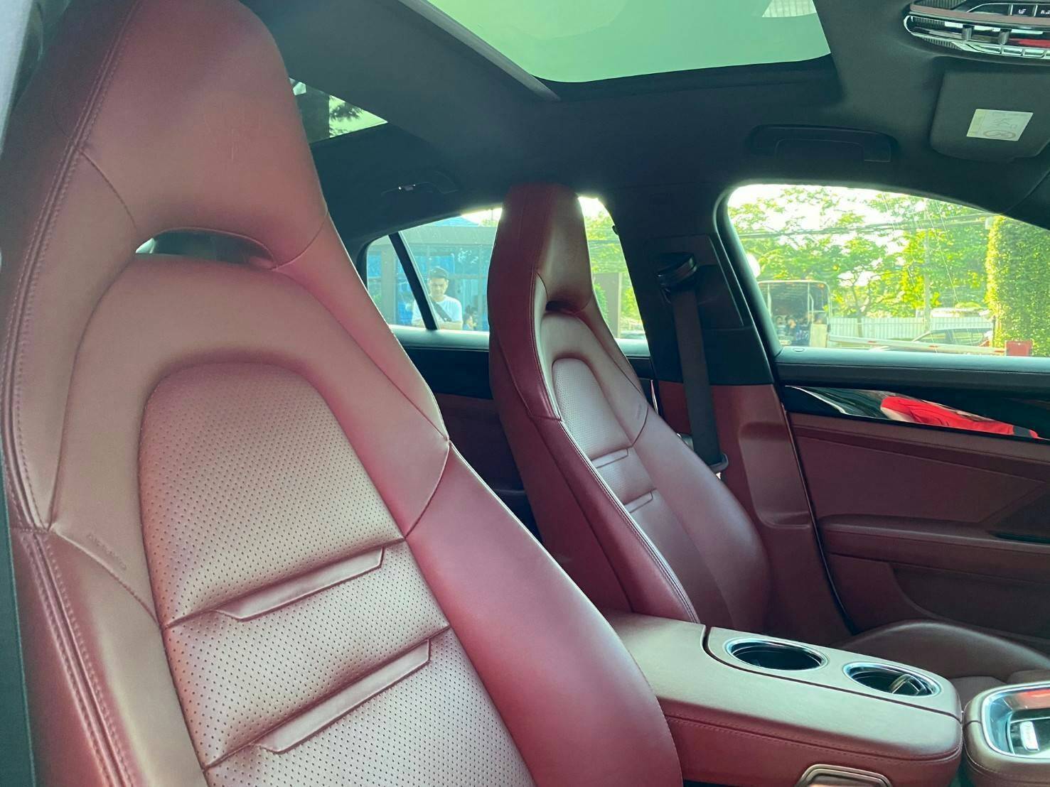 Porsche Panamera E 4hybrid ปี 2019
