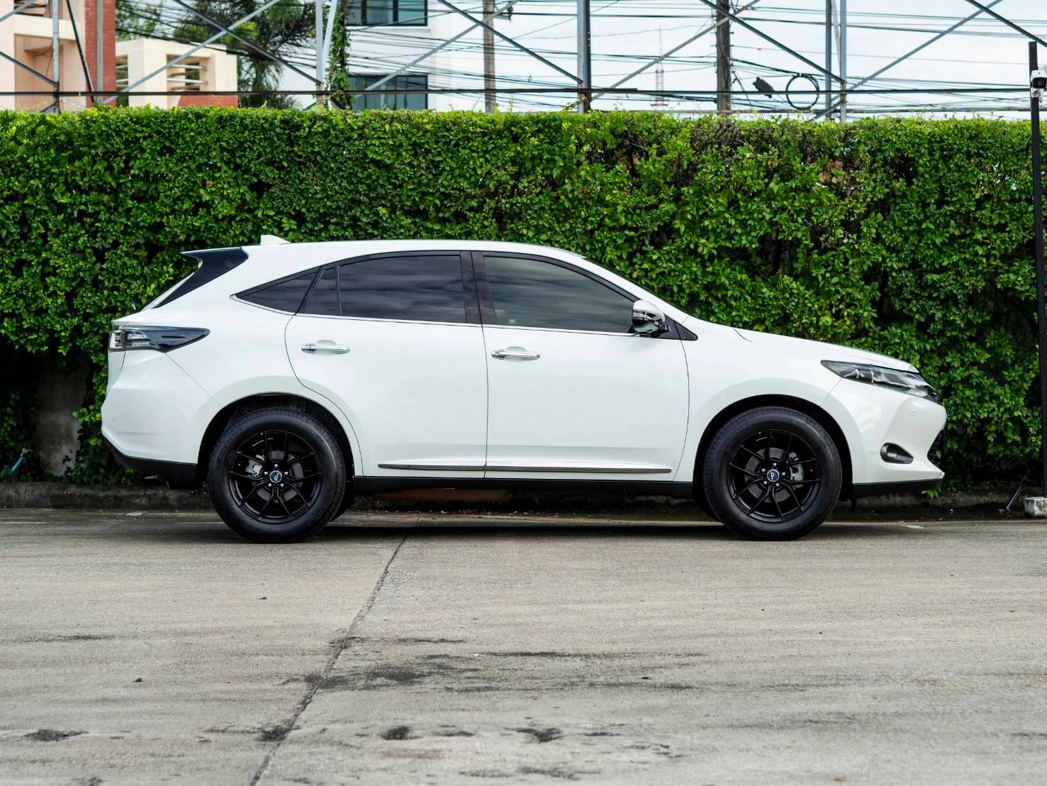 Toyota Harrier 2.0 ปี2014