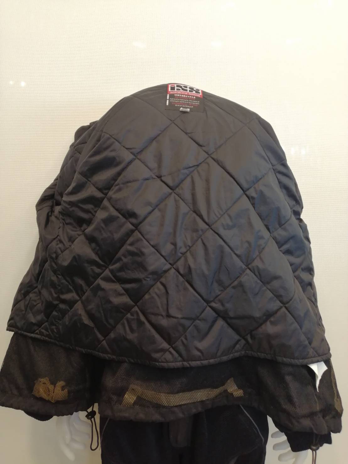 เสื้อขี่มอเตอร์ไซด์( มือสอง) RCT 254 ขนาด : อก 50" ยาว 32" **ยี่ห้อ IXS **