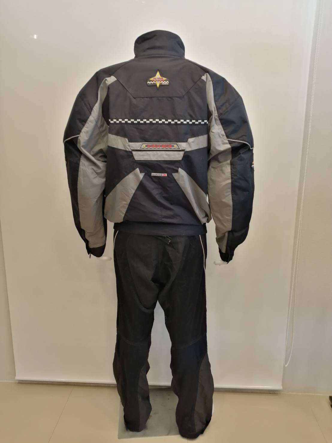 เสื้อขี่มอเตอร์ไซด์( มือสอง) RCS 223 ขนาด : อก 50" ยาว 26" **ยี่ห้อ DAMEN**