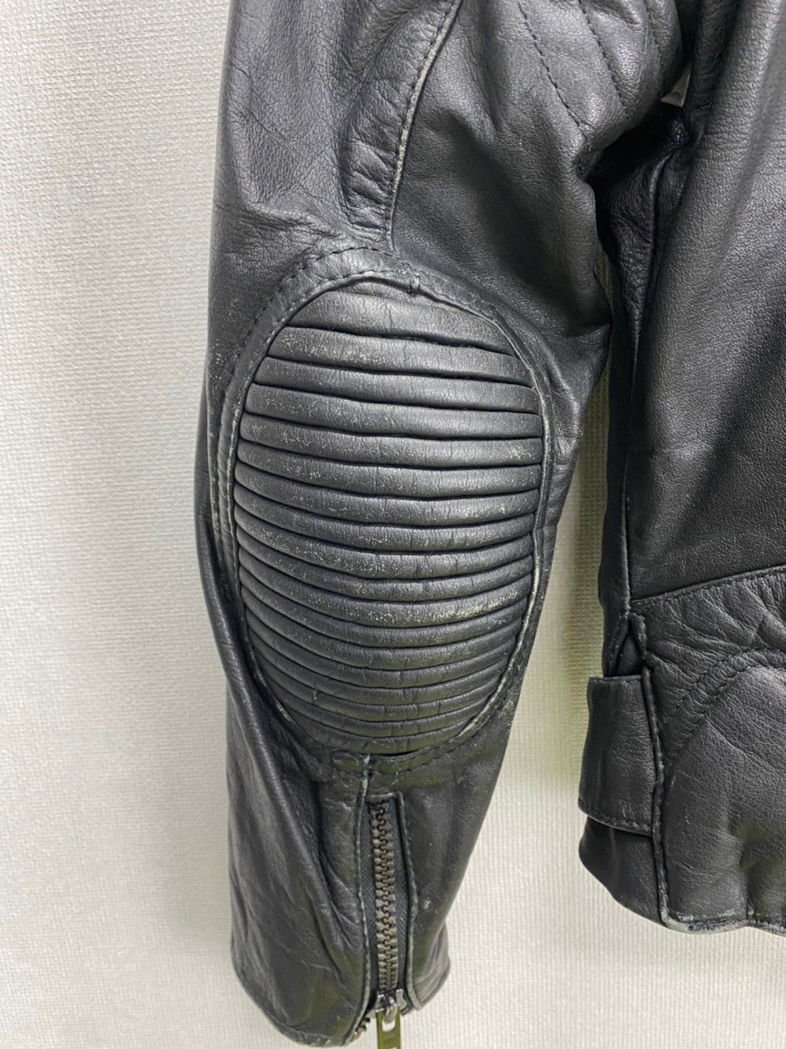 เสื้อการ์ดสำหรับขี่มอเตอร์ไซด์( มือสอง) RCSS 028: อก 34" ยาว 24" ** No Brand **