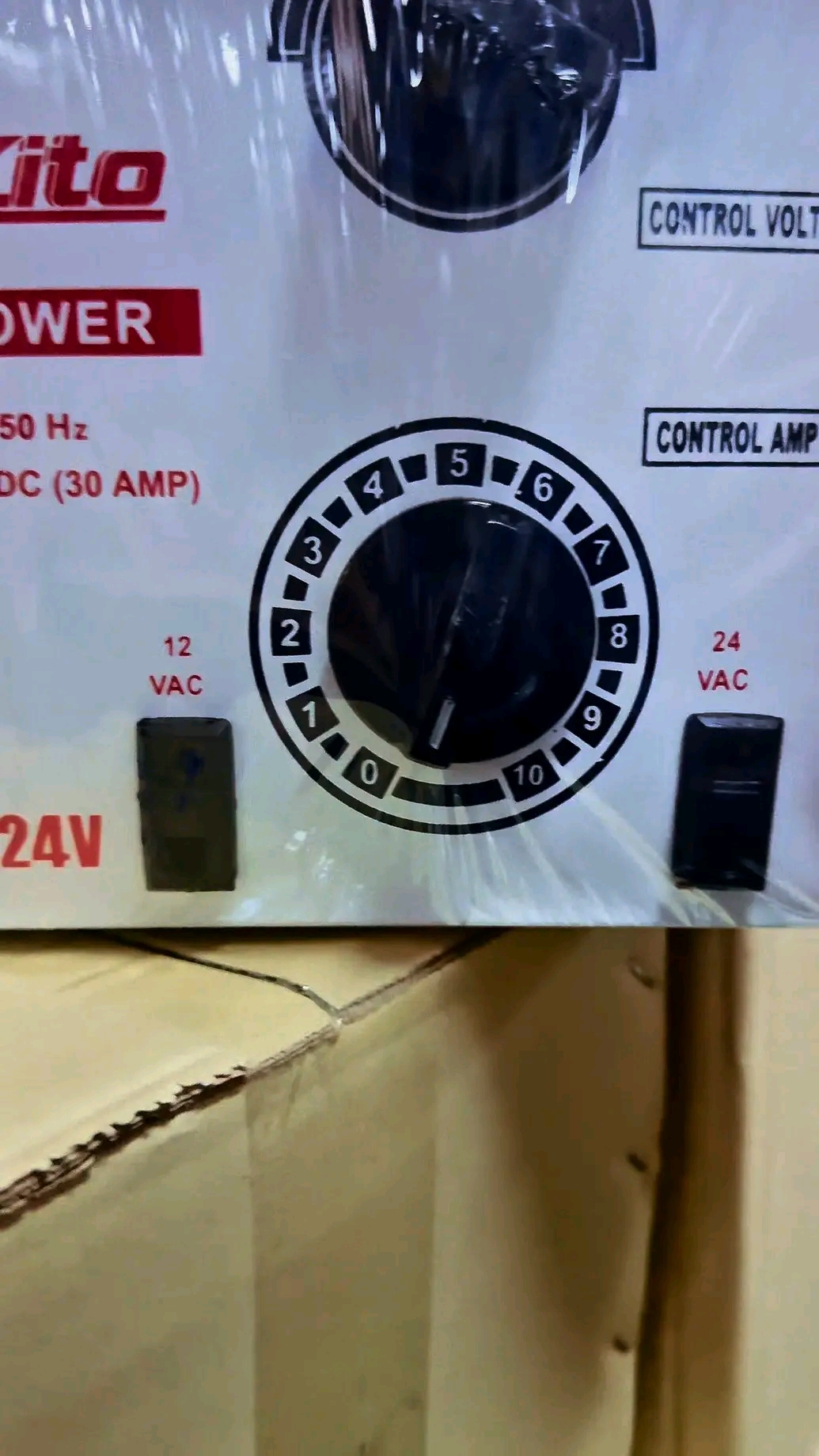 ตู้ชาร์จแบต ยี่ห้อ Makito สามารถปรับโวลต์ได้ 6-24V 30A