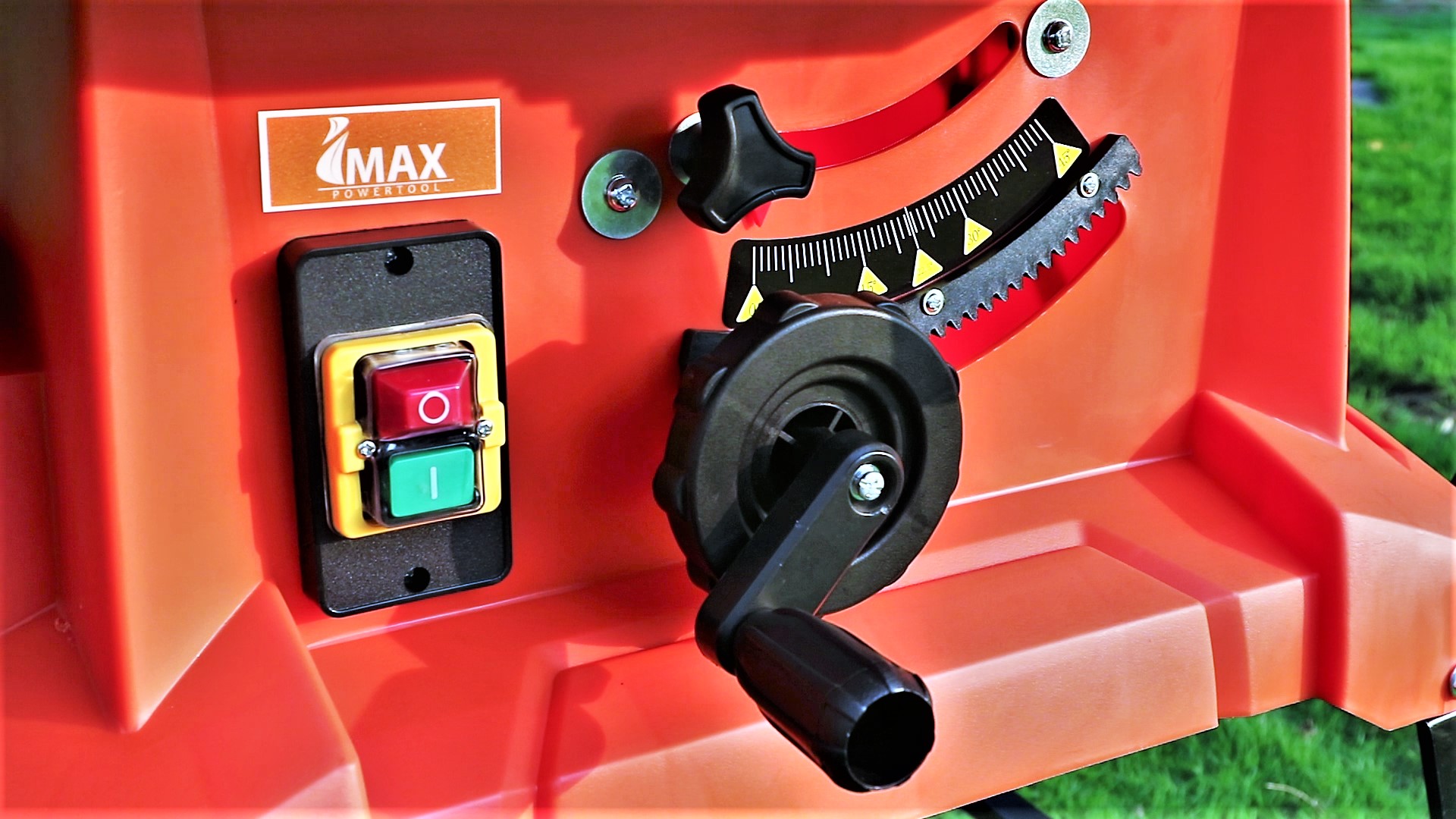 IMAX โต๊ะเลื่อยวงเดือน IMAX