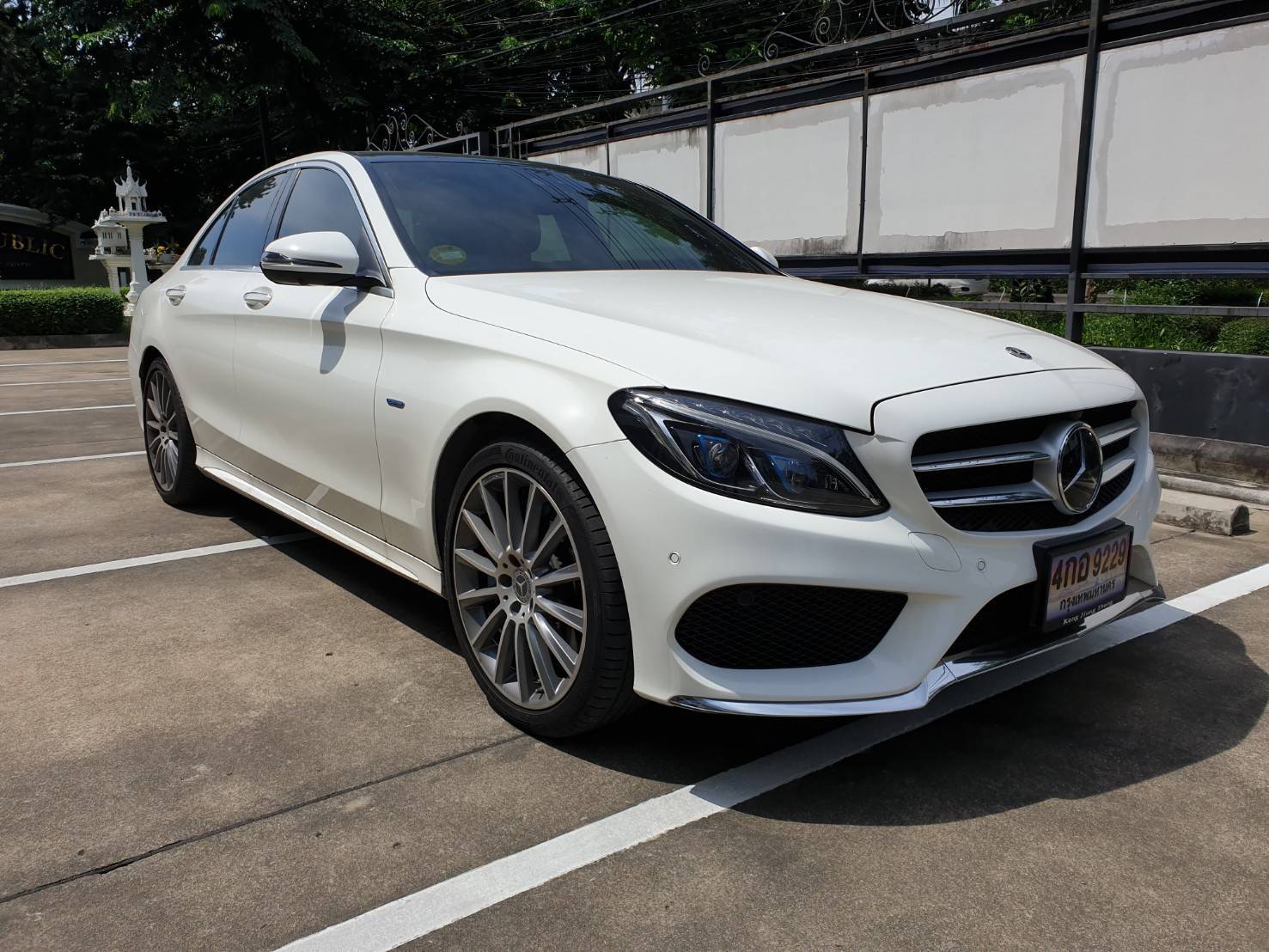 Mercedes-Benz C350e AMG ปี 2017