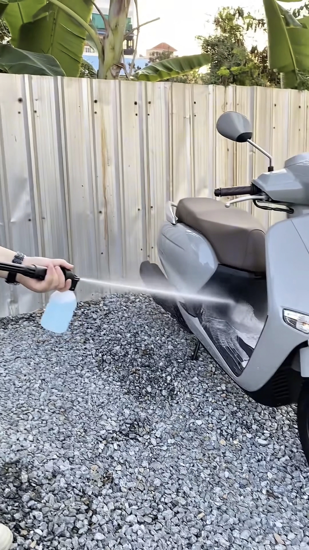 เครื่องฉีดน้ำแรงดันสูงล้อลาก ยี่ห้อ MASAKI มีโรลม้วนสายในตัว มี 2 รุ่นให้เลือก