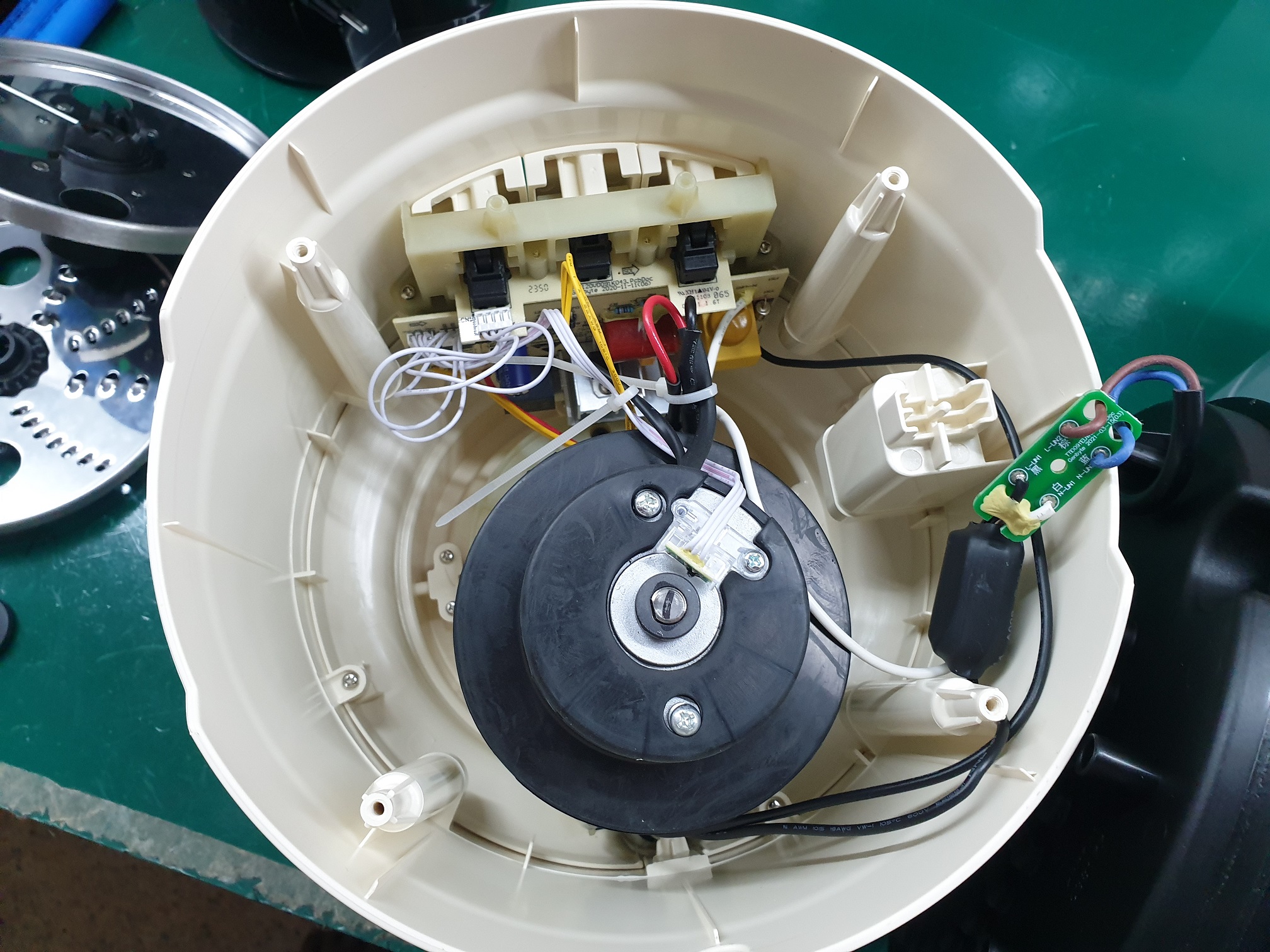 ซ่อมเครื่องเตรียมอาหาร ยี่ห้อ KitchenAid รุ่น 5KFP1319WAC อาการเครื่องไม่ทำงาน