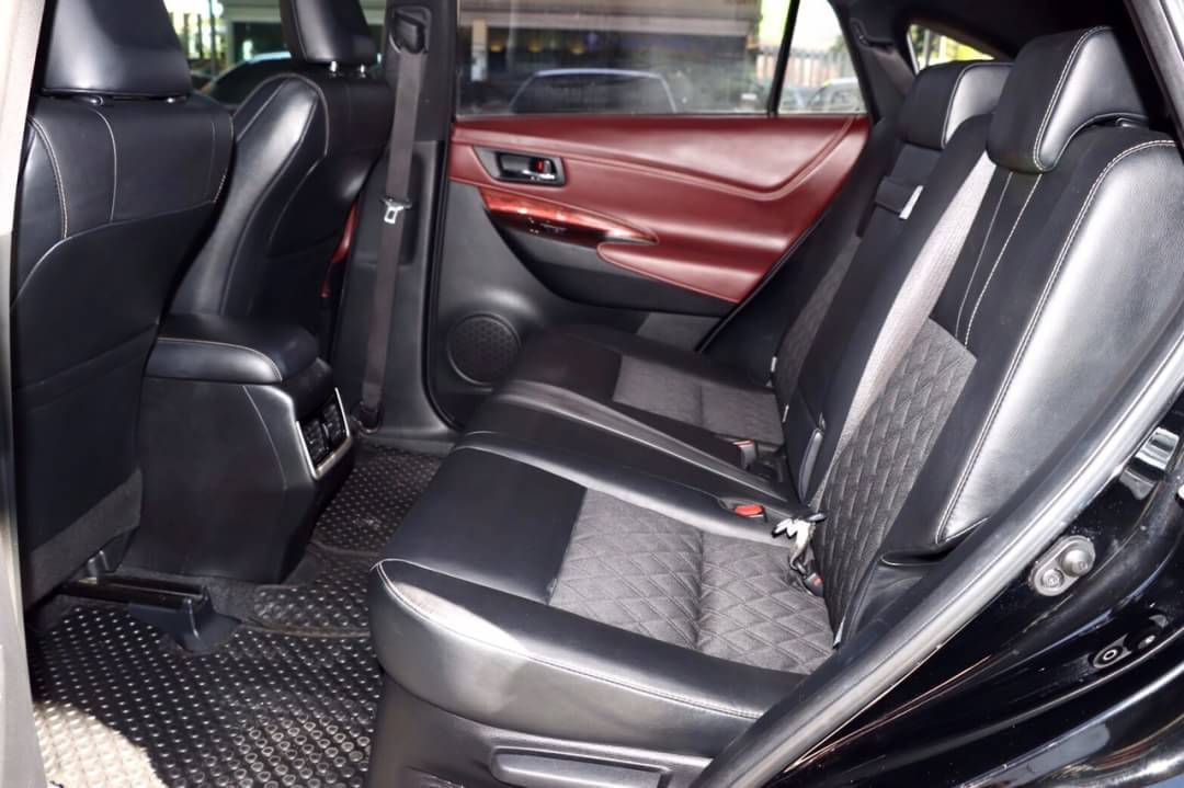TOYOTA HARRIER 2.5 HYBRID ปี 2014