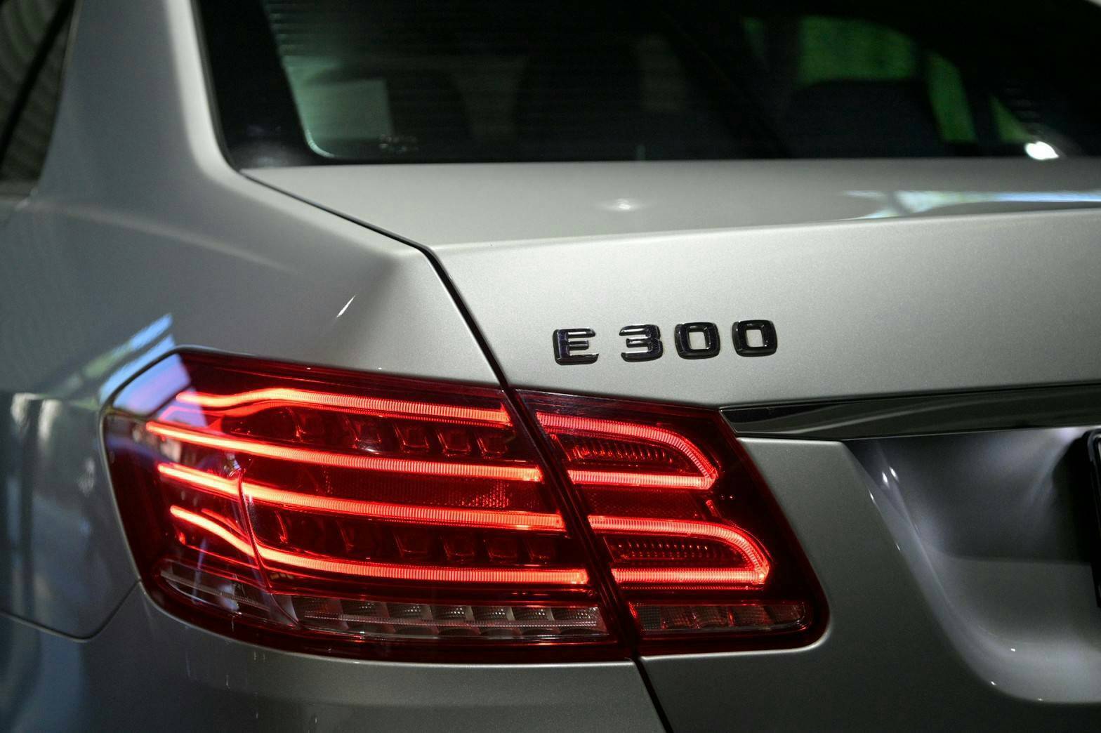 Mercedes-Benz E300 Blutec Hybrid Exclusive ปี 2013