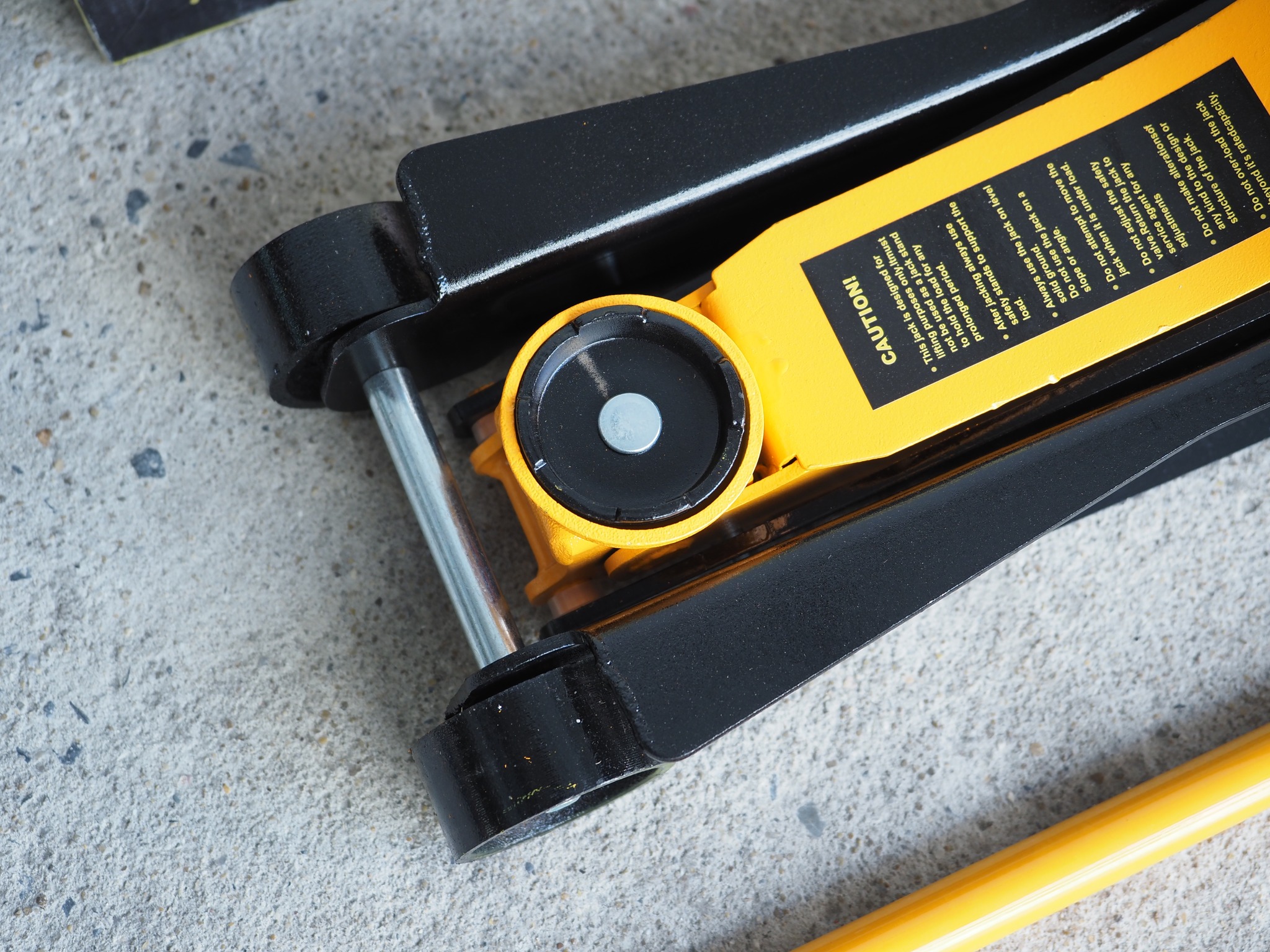 แม่แรงยกรถ ยี่ห้อ OSUKA รุ่น OSFJ-2.5T JAPAN TECHNOLOGY ตะเข้ 2.5 ตัน โหลดเตี้ย