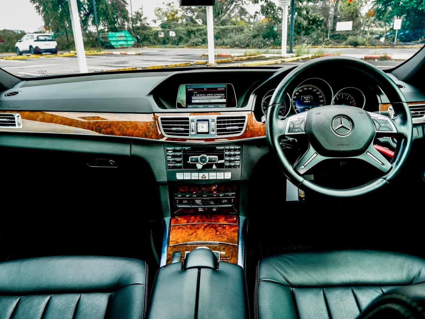 Benz W212 E200 CGI Facelift Executive Package ปี 2013