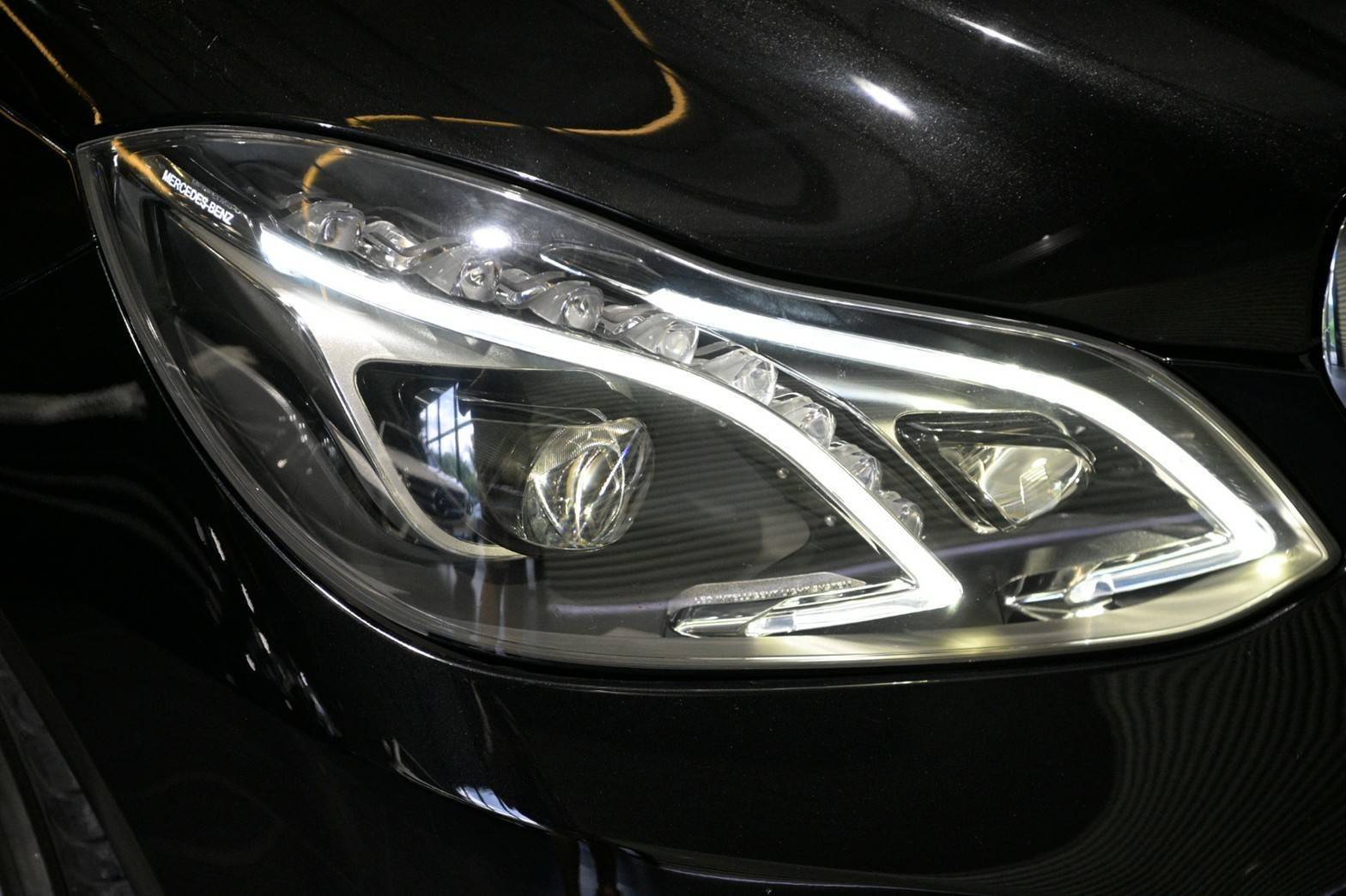 Mercedes-Benz E300 Bluetec Hybrid ปี 2013