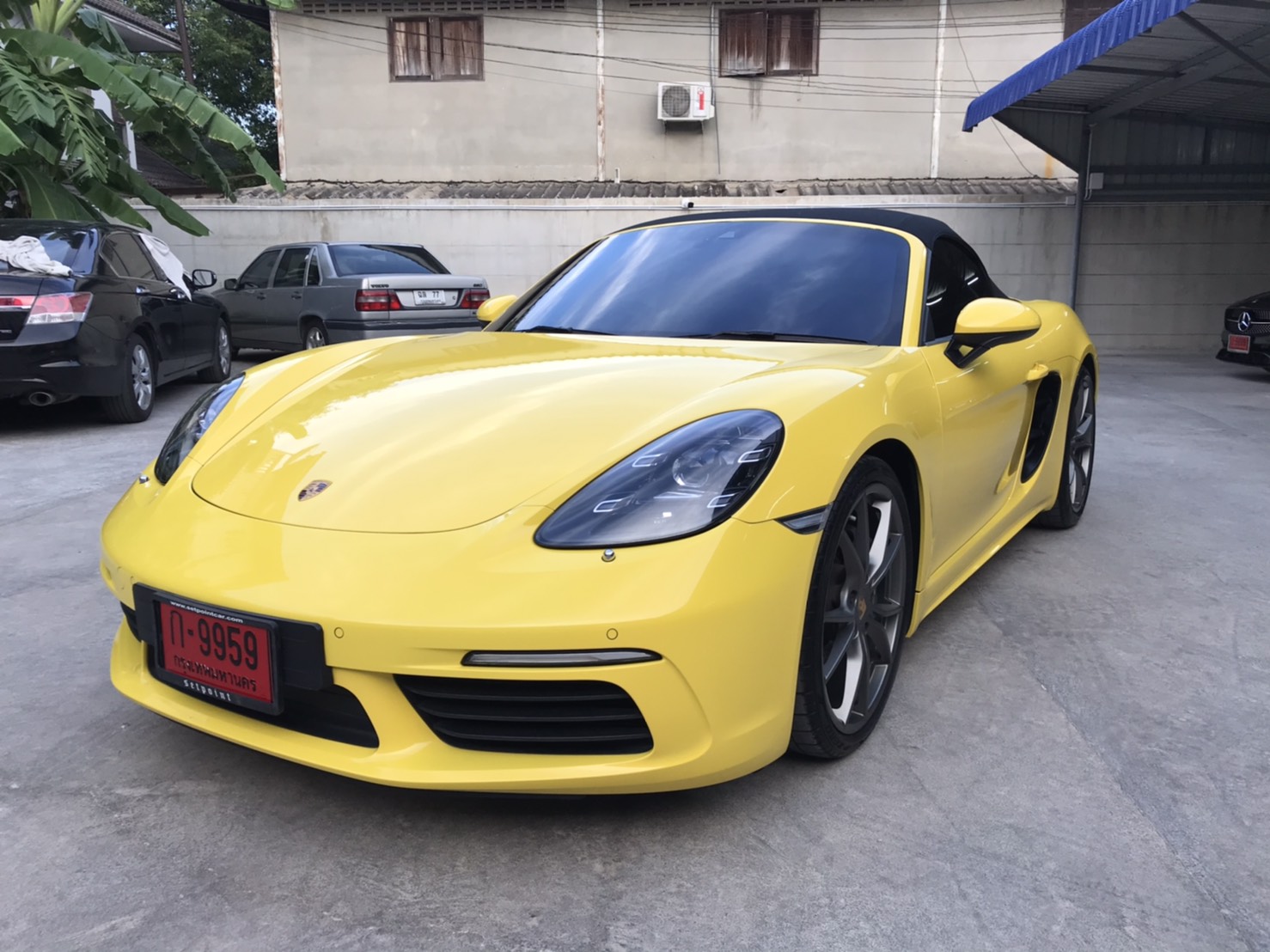 Porsche Boxster 718 ปี 2017