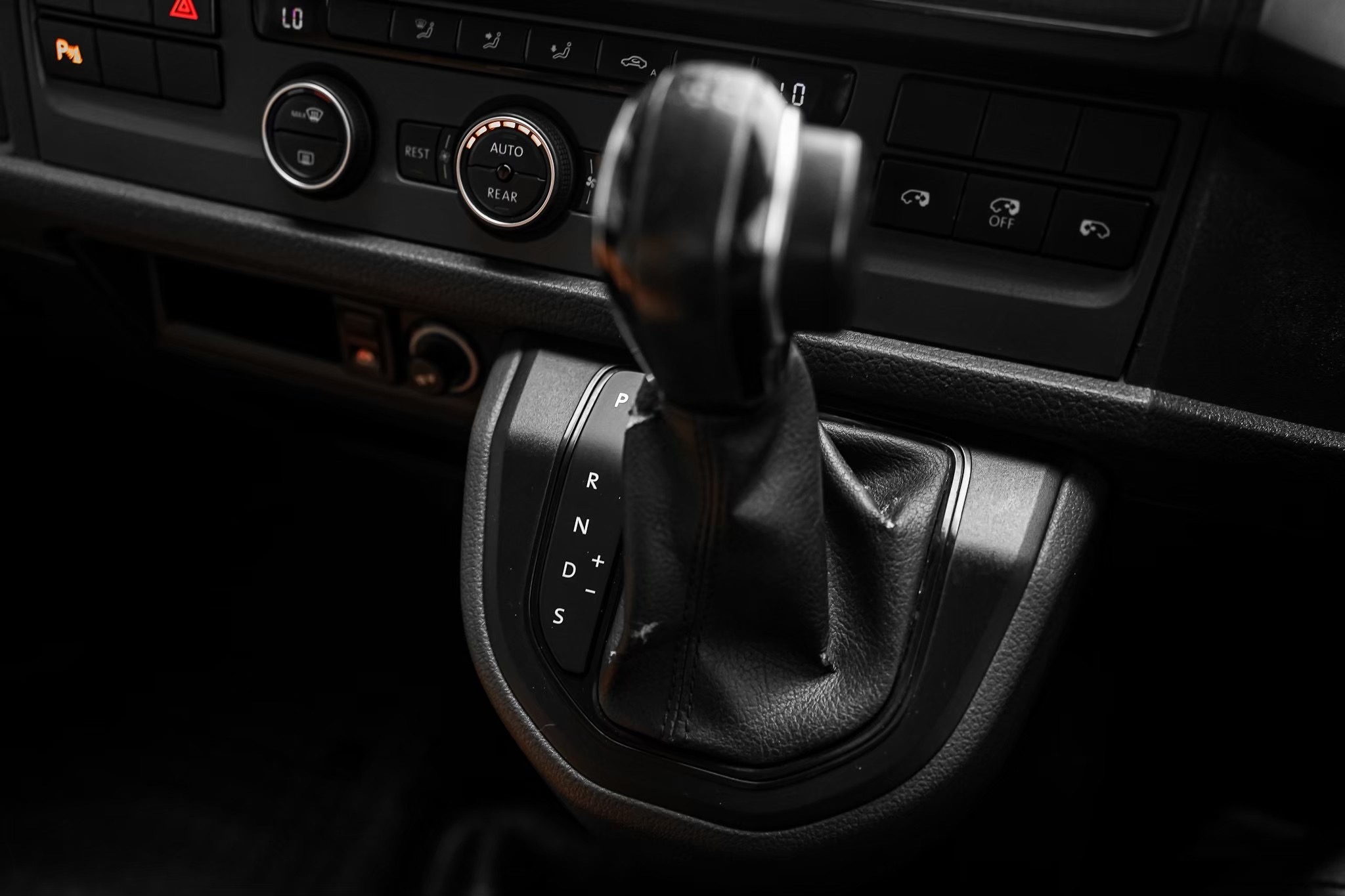 Volkswagen Caravelle 2.0 TDI ปี 2018