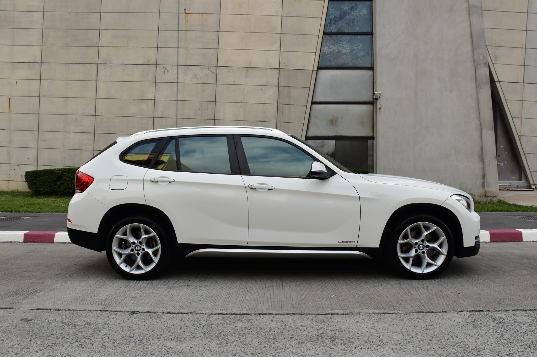 BMW X1 SDRIVE18i XLINE LCI ปี2014