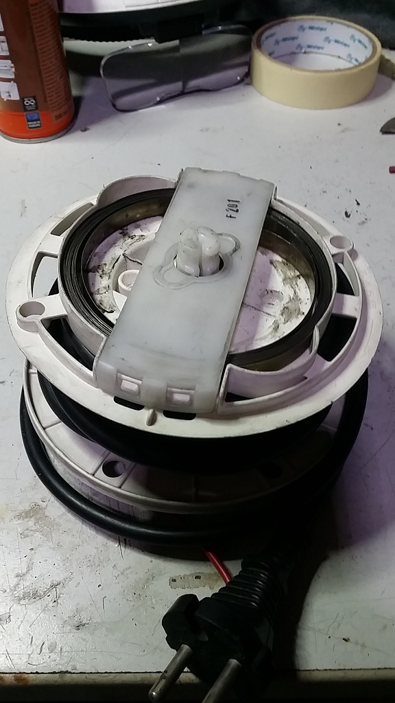 ซ่อมเครื่องดูดฝุ่น ยี่ห้อ HITACHI รุ่น CV-SH20V อาการไฟไม่เข้า