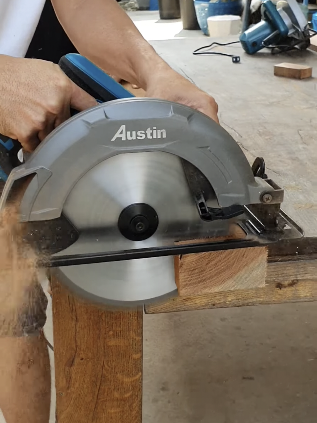 เลื่อยวงเดือนตัดไม้ มี 2 ขนาด 7 นิ้ว Bonchi 990บ. และ 9 นิ้ว Austin 1,650บ. ส่งฟรีเก็บเงินปลายทาง