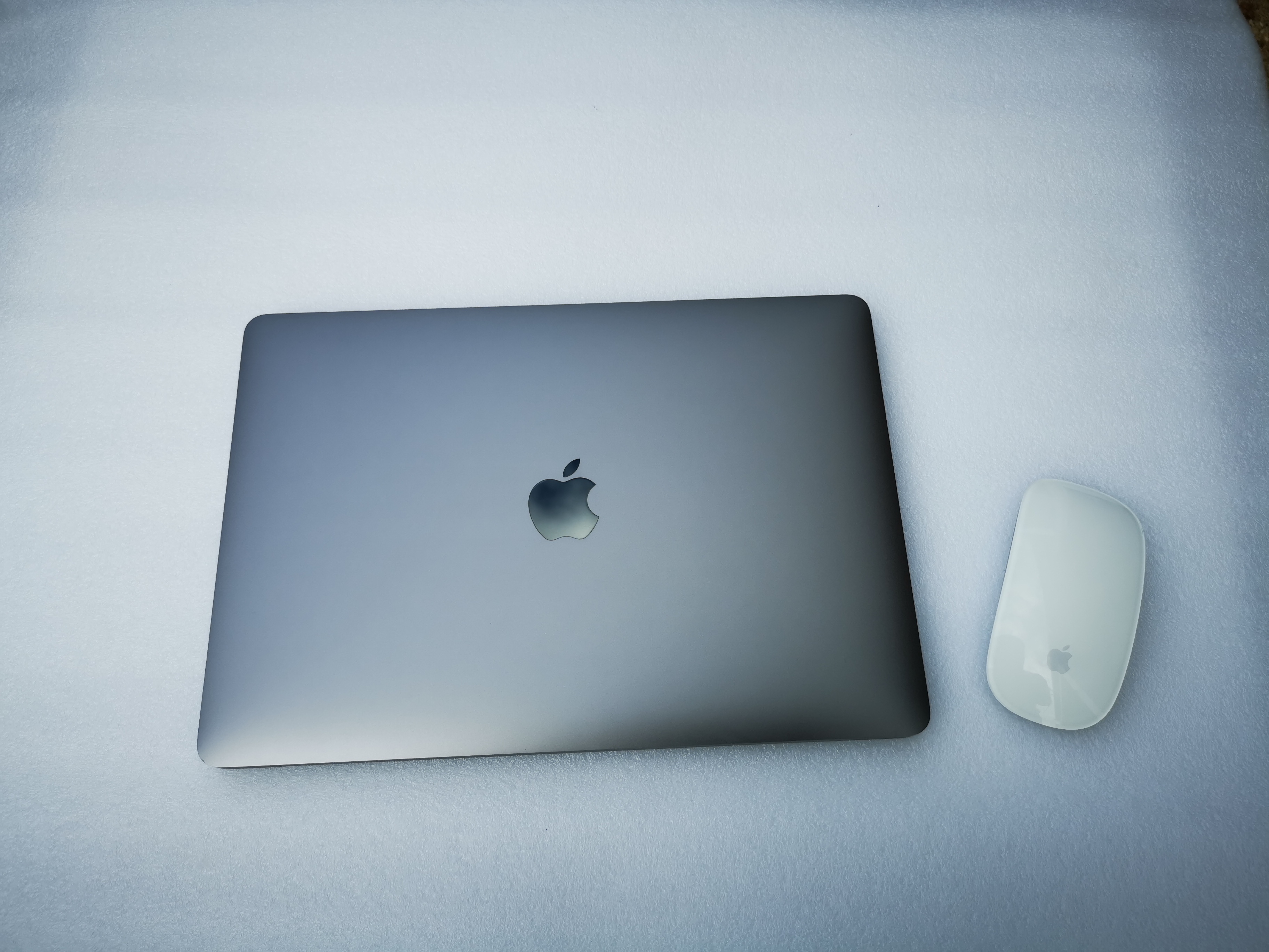 MacBook Pro (13" 2018 PortsThunderbolt 3 จำนวน 4 พอร์ต)
