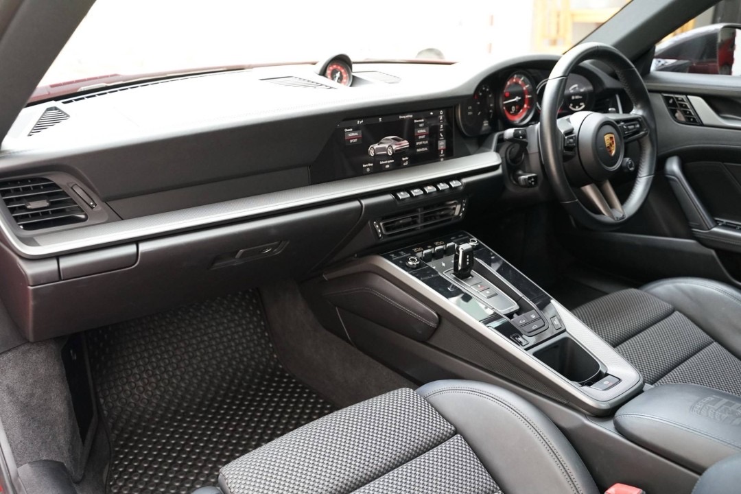 Porsche 911 Carrera S 992 ปี 2021