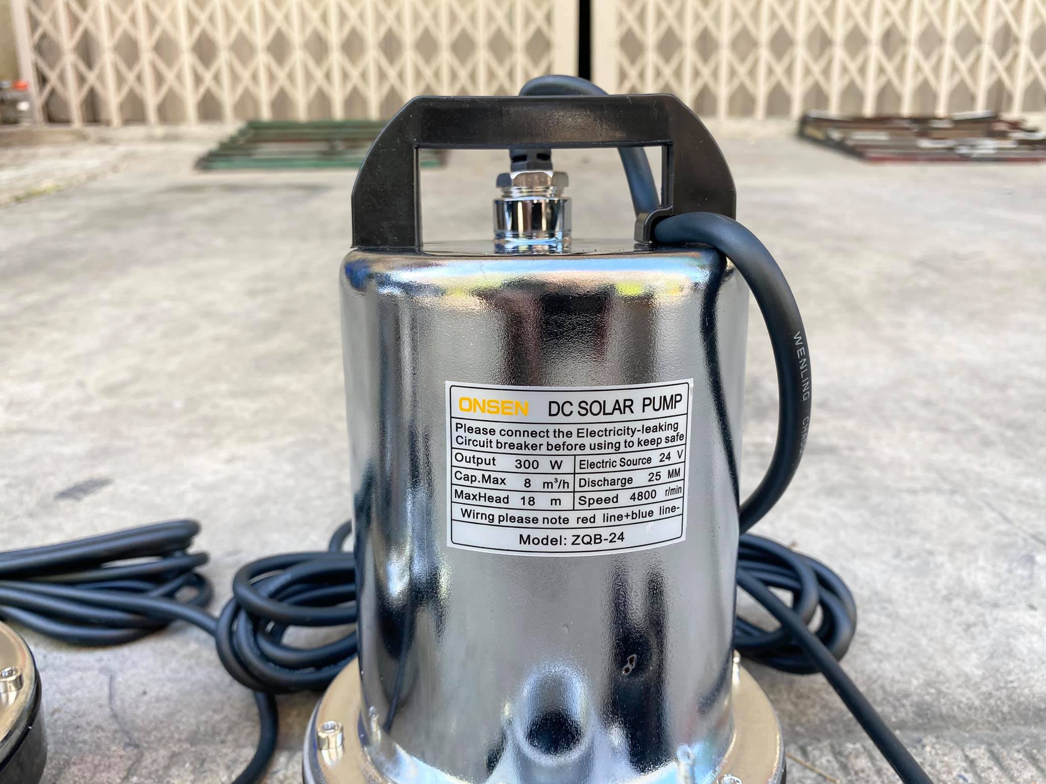 ไดโว่แสตนเลส ONSEN มี 2 รุ่นให้เลือก 12V หรือ 24V ท่อพลาสติก 3 ขนาด 1 นิ้ว /1.5 นิ้ว / 2 นิ้ว สายไฟยาว 5 เมตร แถมตัวคีบแบต 1คู่