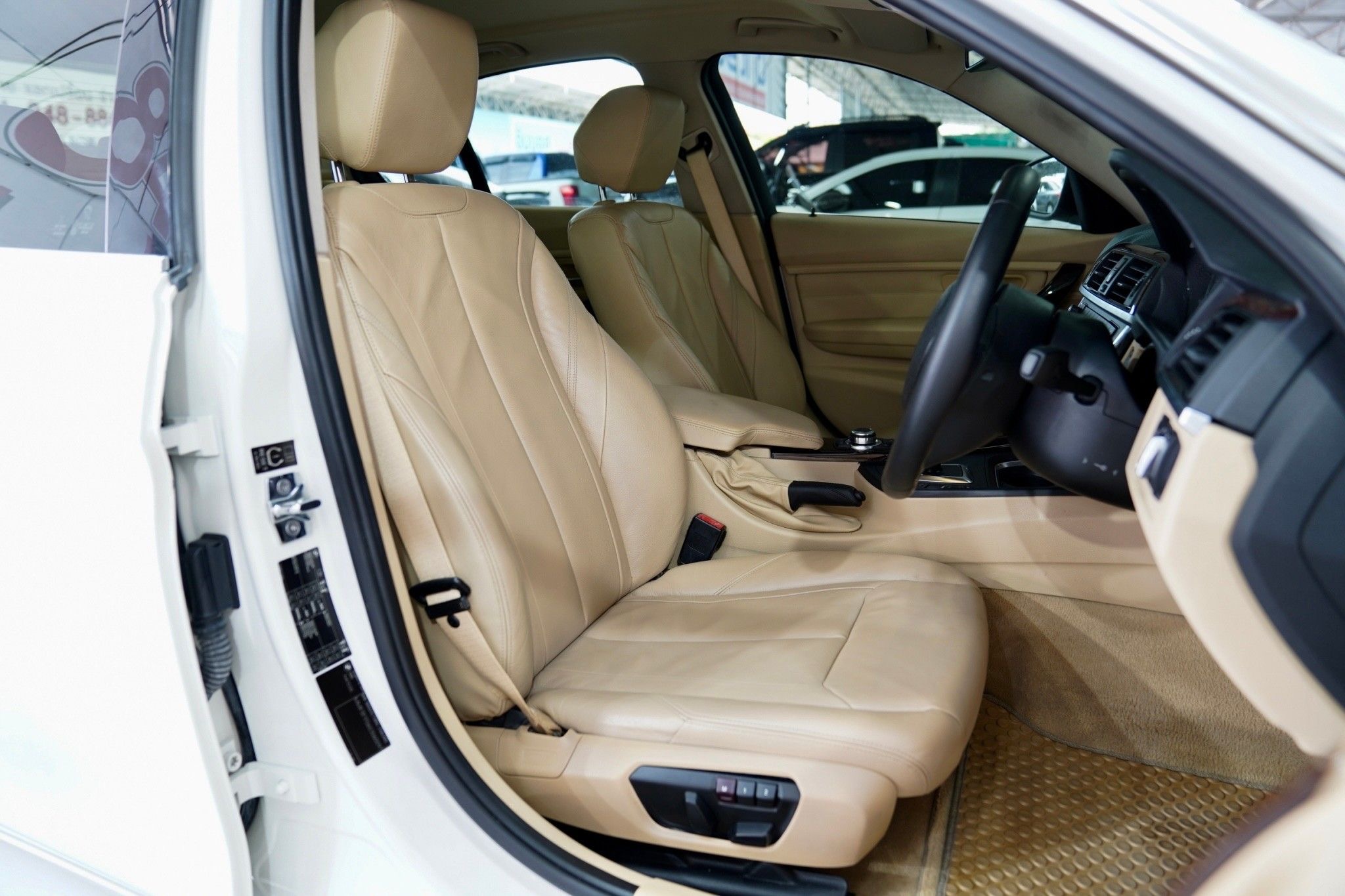 BMW SERIES3 F30 320D 2.0 LUXURY ปี2012